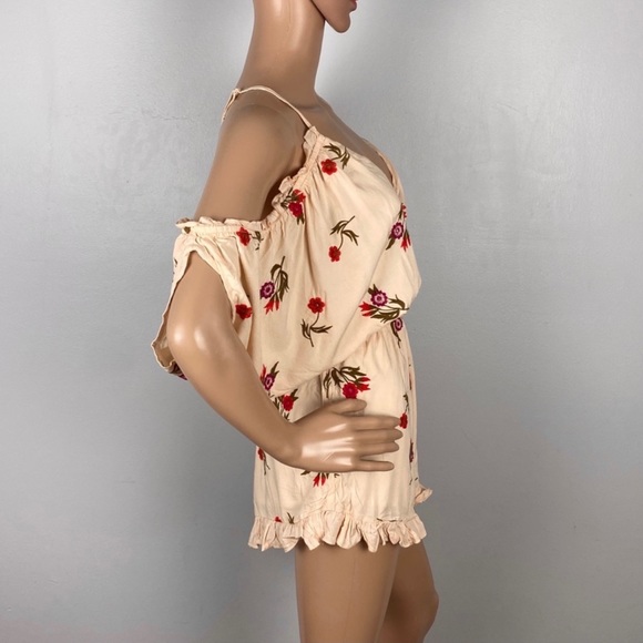 NEW LOVERS + FRIENDS REVOLVE FLORAL EMBROIDERED COLD-SHOULDER ROMPER - Picture 5 of 8